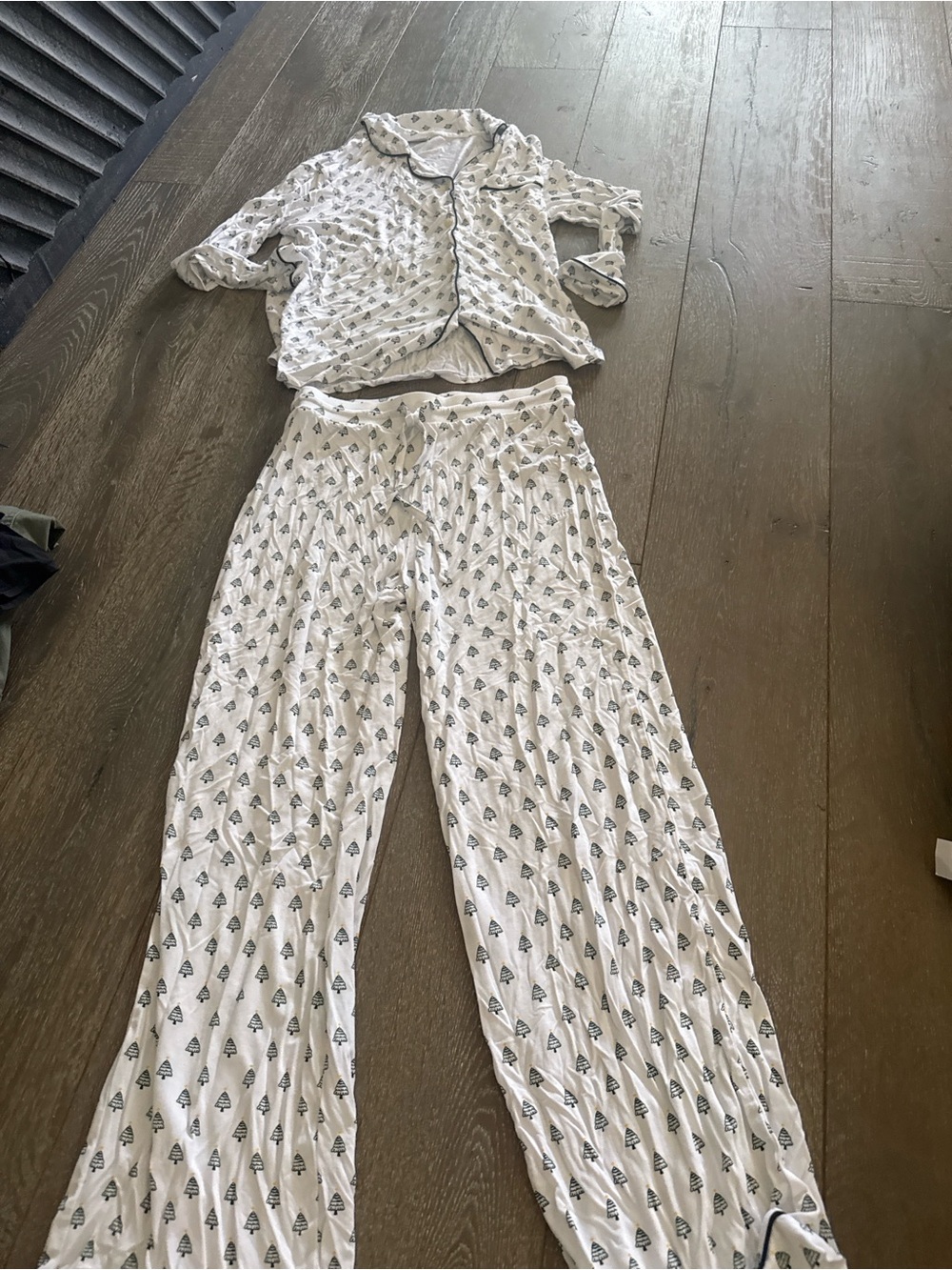 Women’s White Printed Pajama Set with Subtle Tree Motif